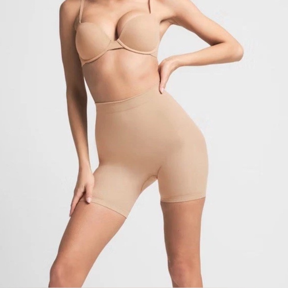 Skims Seamless Sculpt Mid Waist Mid Thigh Short: Size XS Color Sienna New No Tag